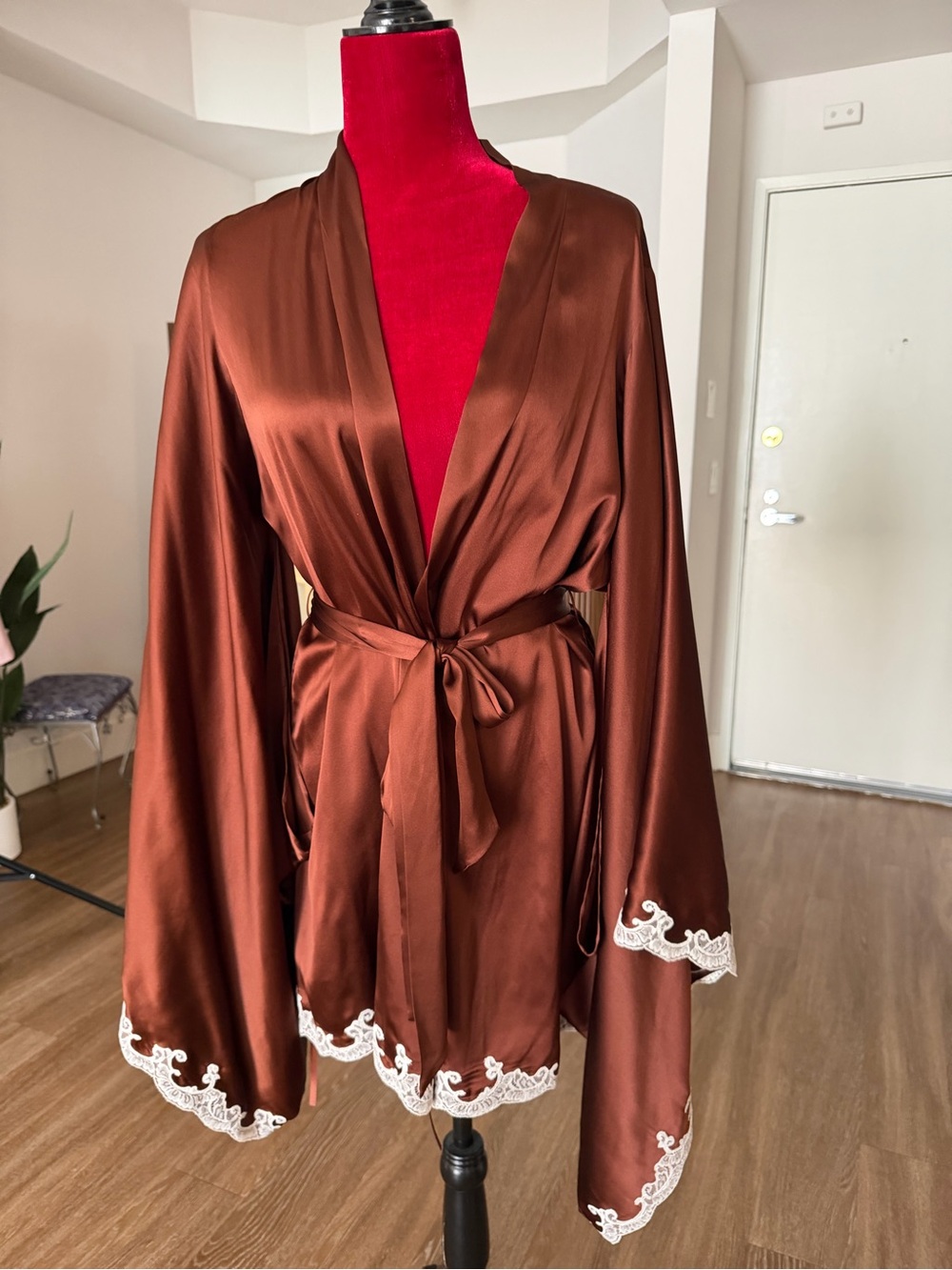Agent Provocateur Moly Silk Robe – Brown / Ivory Lace – Size M/L new with tag